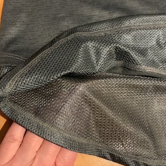 2 NWT Under Armour Active Heat gear Short Sleeve Tees - size M - Picture 6 of 16